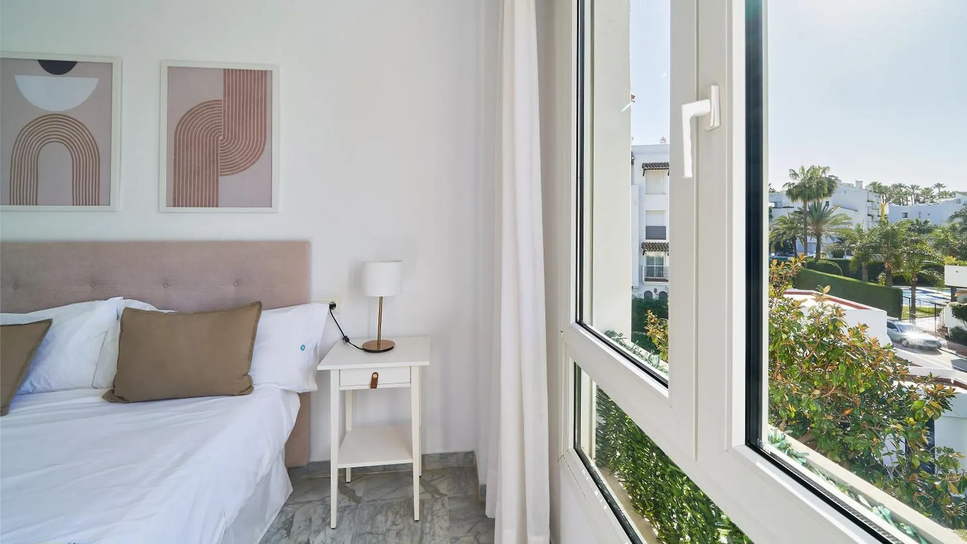Marbella Banus Suites - Banus Rio Verde Beachside