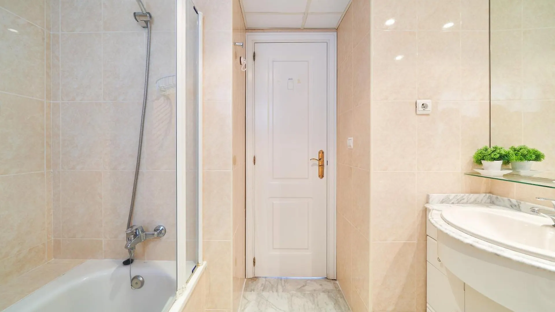 Marbella Banus Suites - Banus Rio Verde Beachside